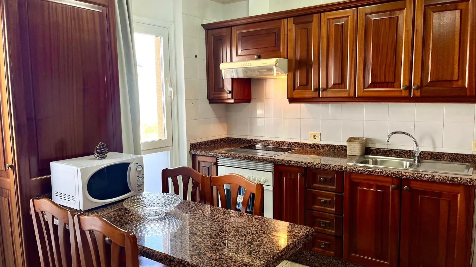 Apartamentos Edalmar Frontera