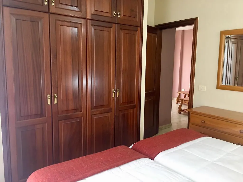 Apartamentos Edalmar Frontera