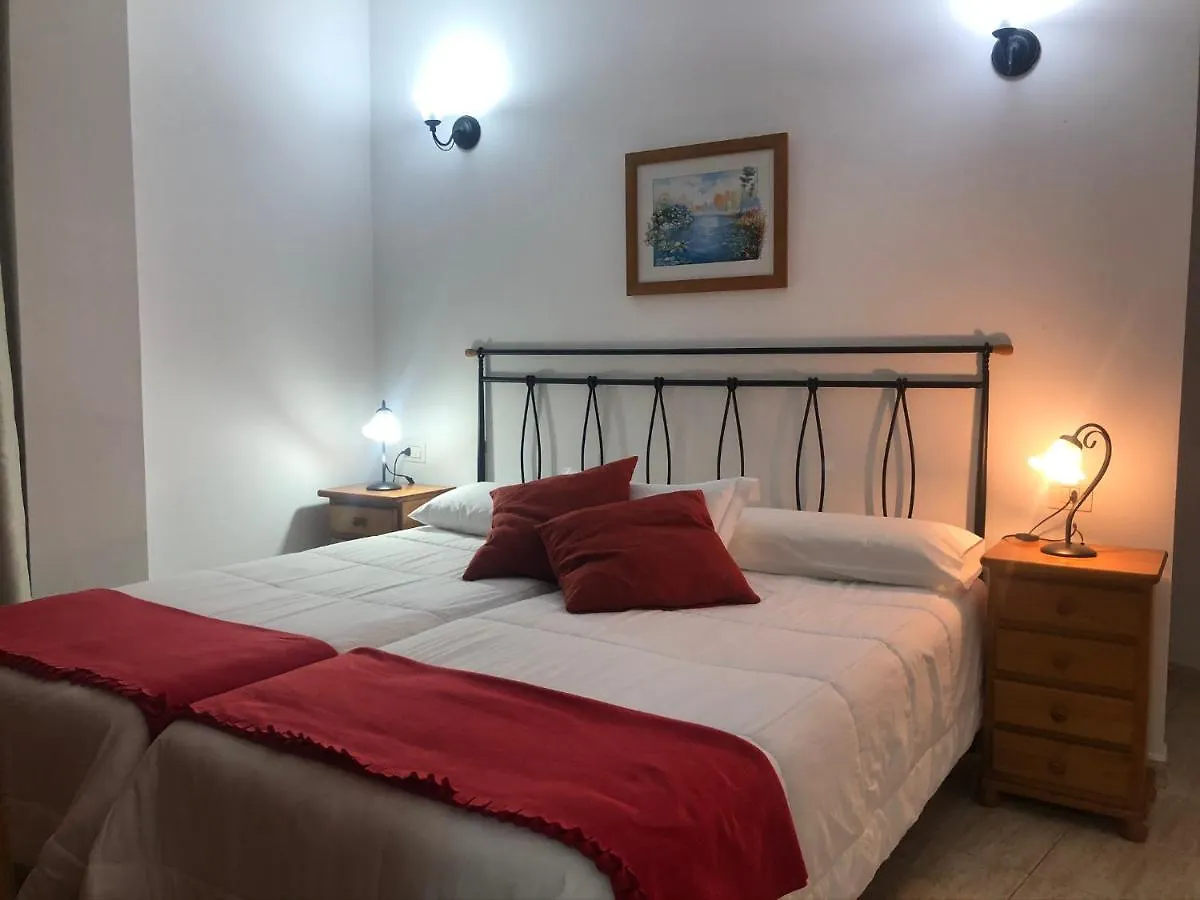 Apartamentos Edalmar Frontera